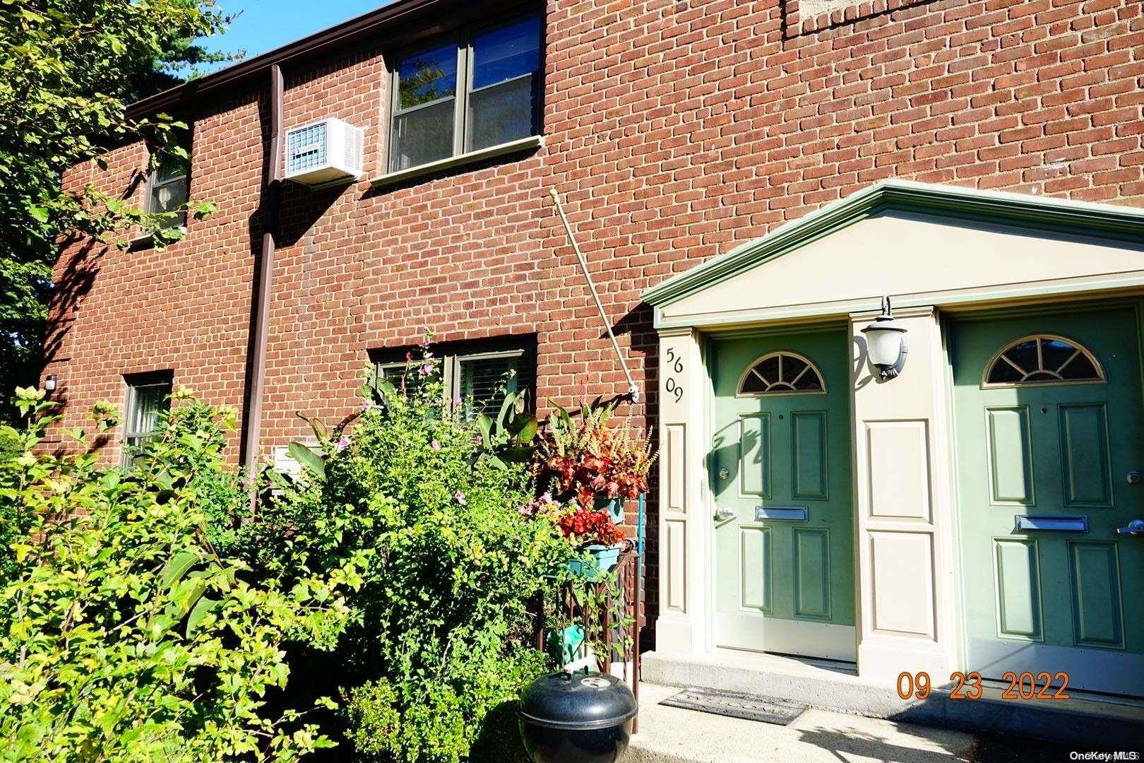 Douglaston, NY 11362,56-09 Douglaston Pkwy #UPPER