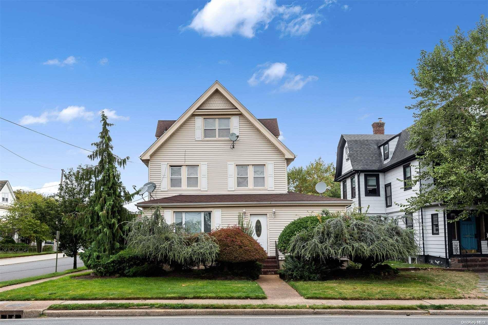 Cedarhurst, NY 11516,240 Rockaway TPKE