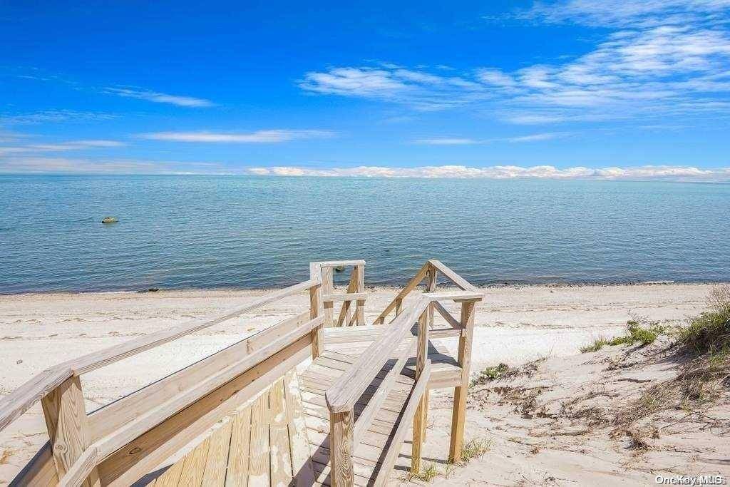 Calverton, NY 11933,356-16 Oakleigh AVE