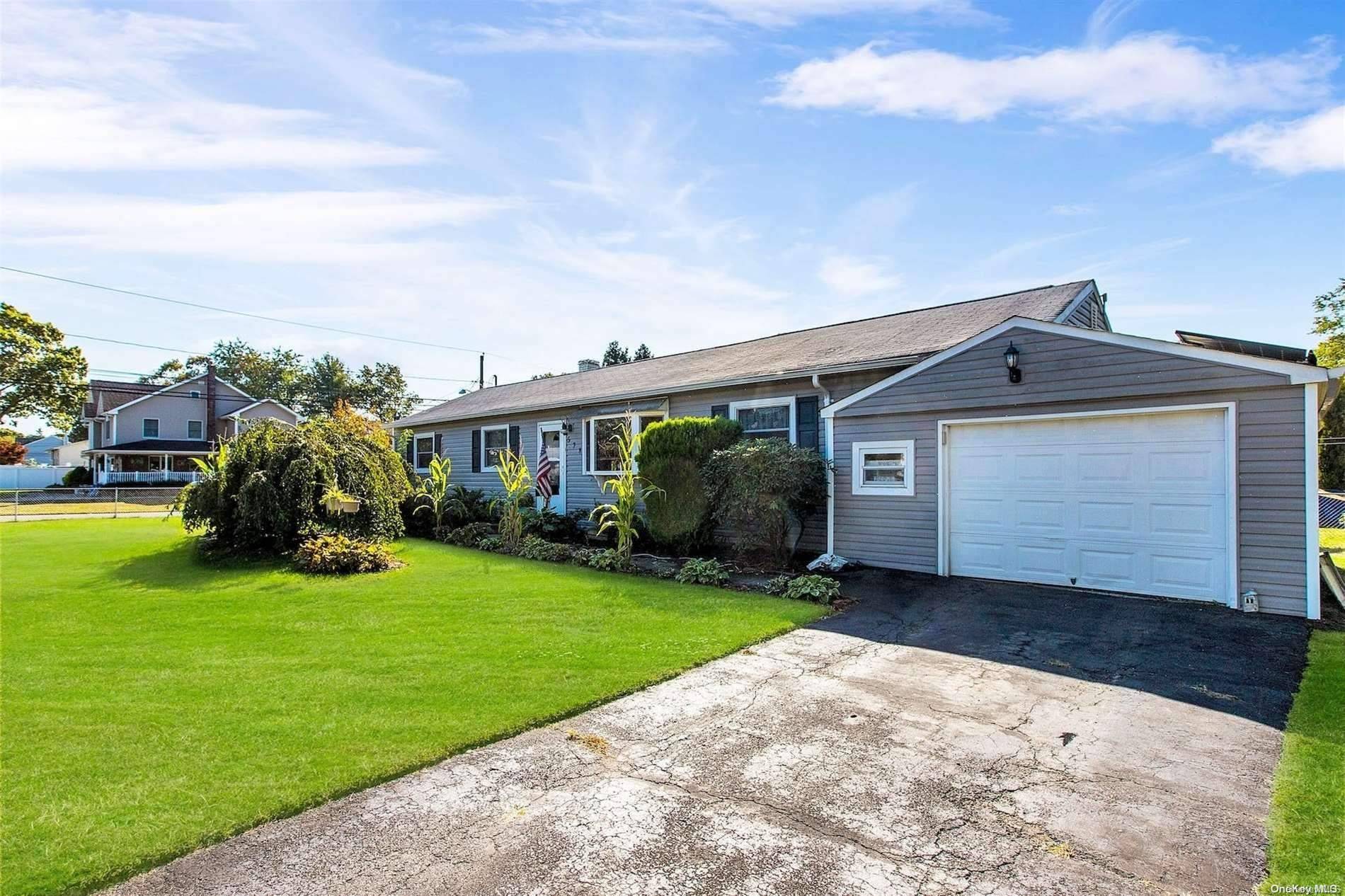 West Islip, NY 11795,578 Bellmore ST