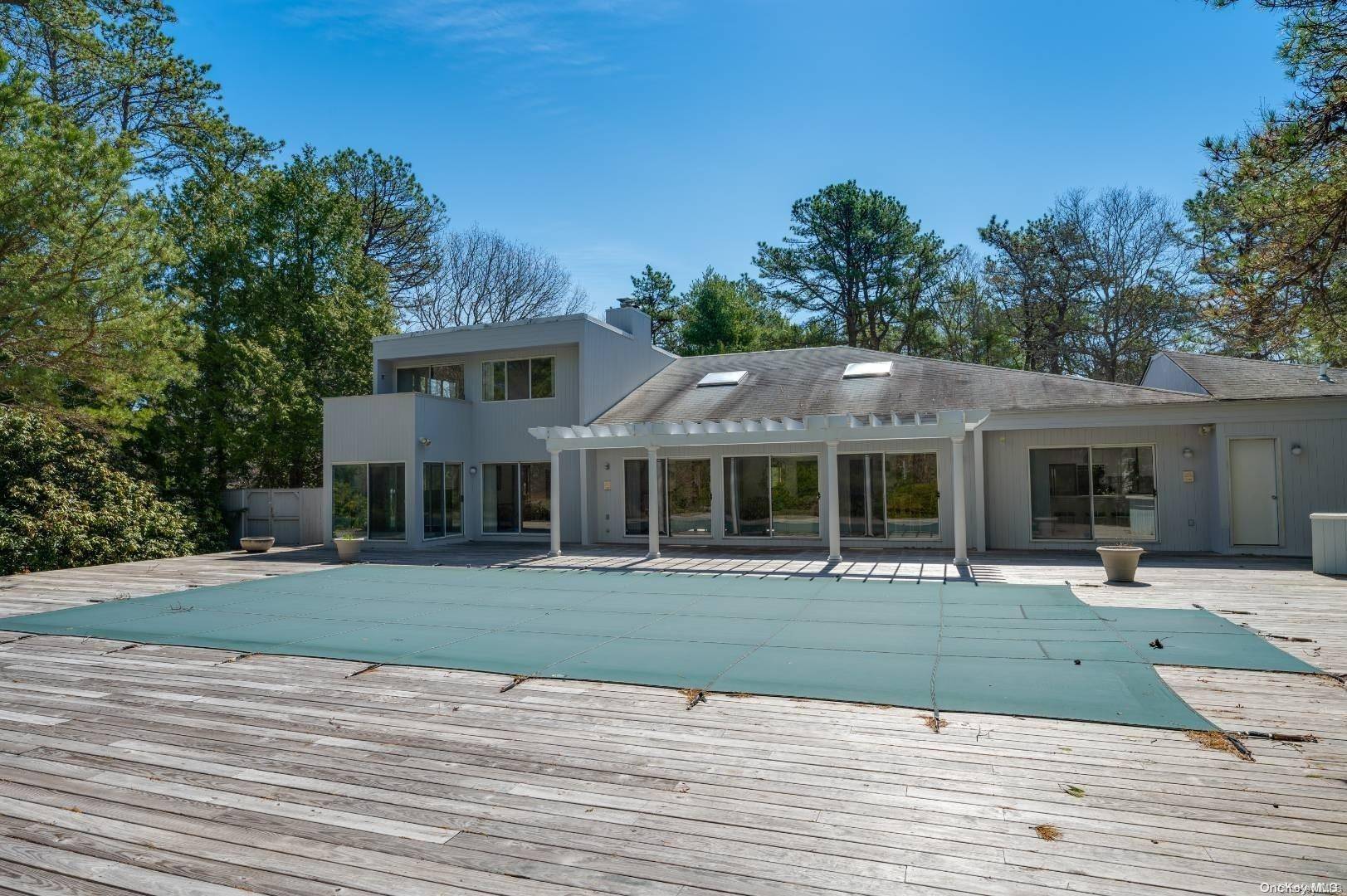 East Quogue, NY 11942,4 Eagle Close