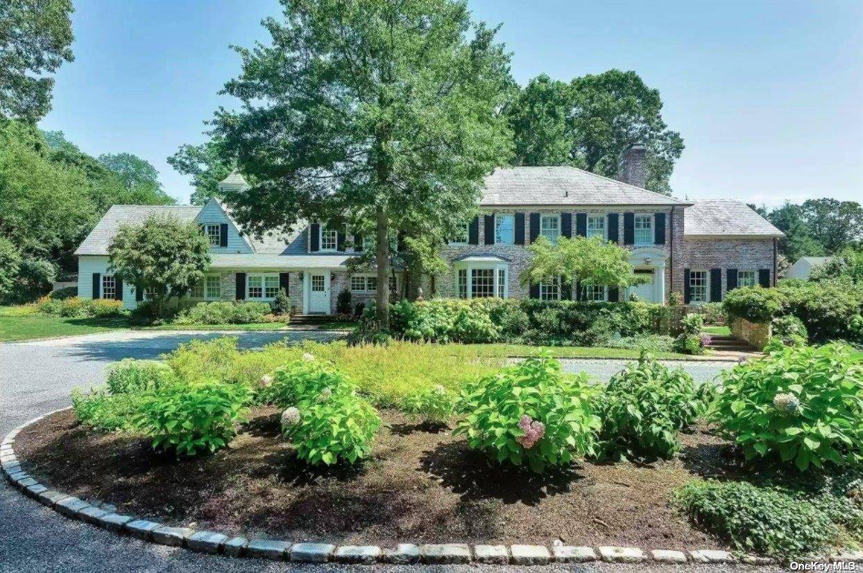 Old Westbury, NY 11568,27 Wheatley RD