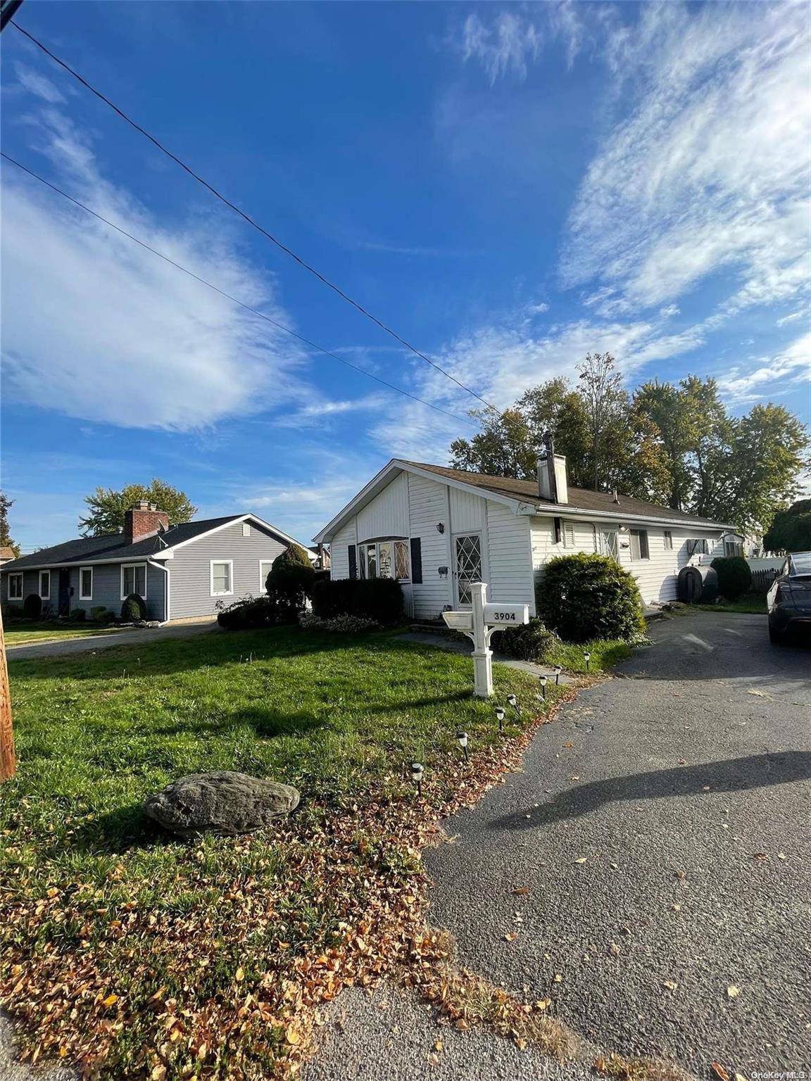 Seaford, NY 11783,3904 South ST