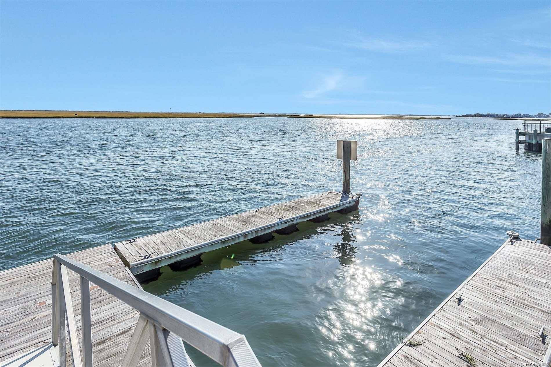 Freeport, NY 11520,646 Nassau AVE