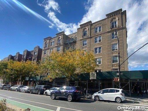 Bronx, NY 10452,1075 Grand Concourse #3C