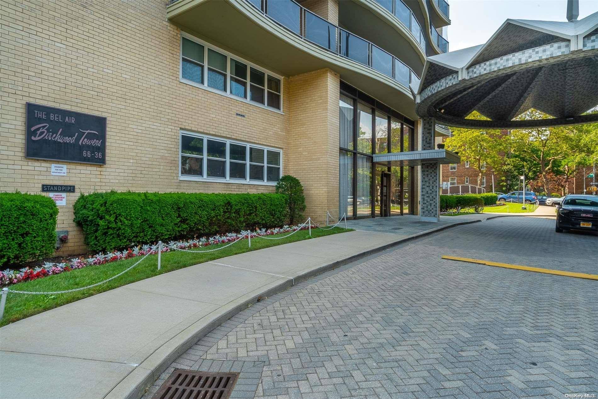 Forest Hills, NY 11375,66-36 Yellowstone BLVD #21A