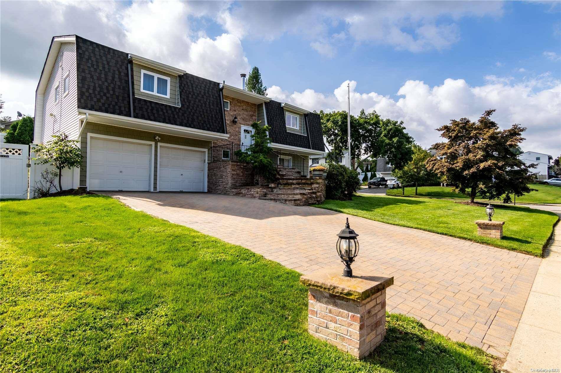 Kings Park, NY 11754,20 Bowman LN