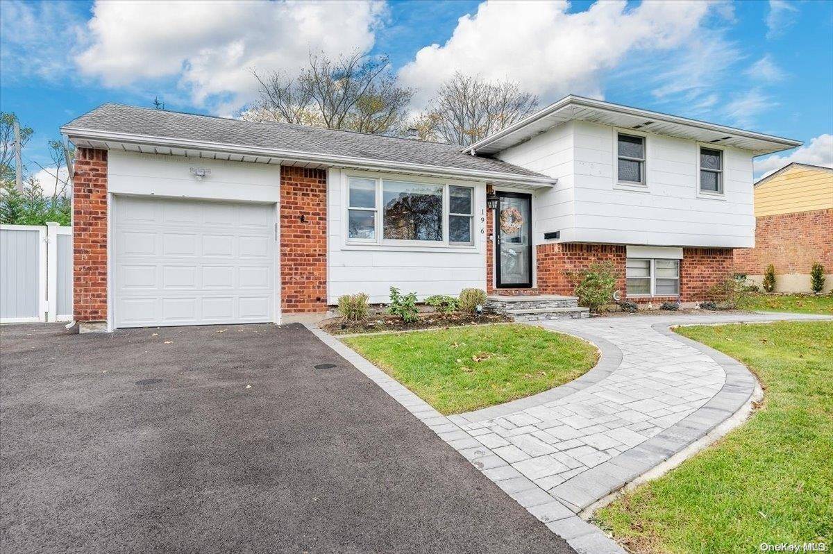 East Islip, NY 11730,196 Sherry ST