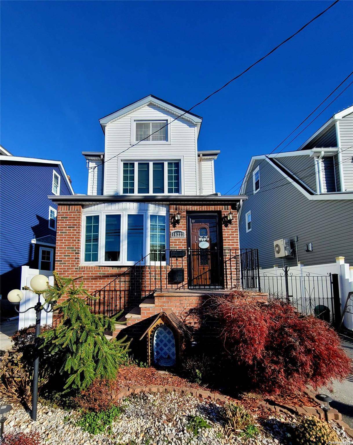 Howard Beach, NY 11414,162-23 96th ST