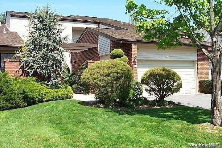 Manhasset, NY 11030,75 Eider Hill CT #75
