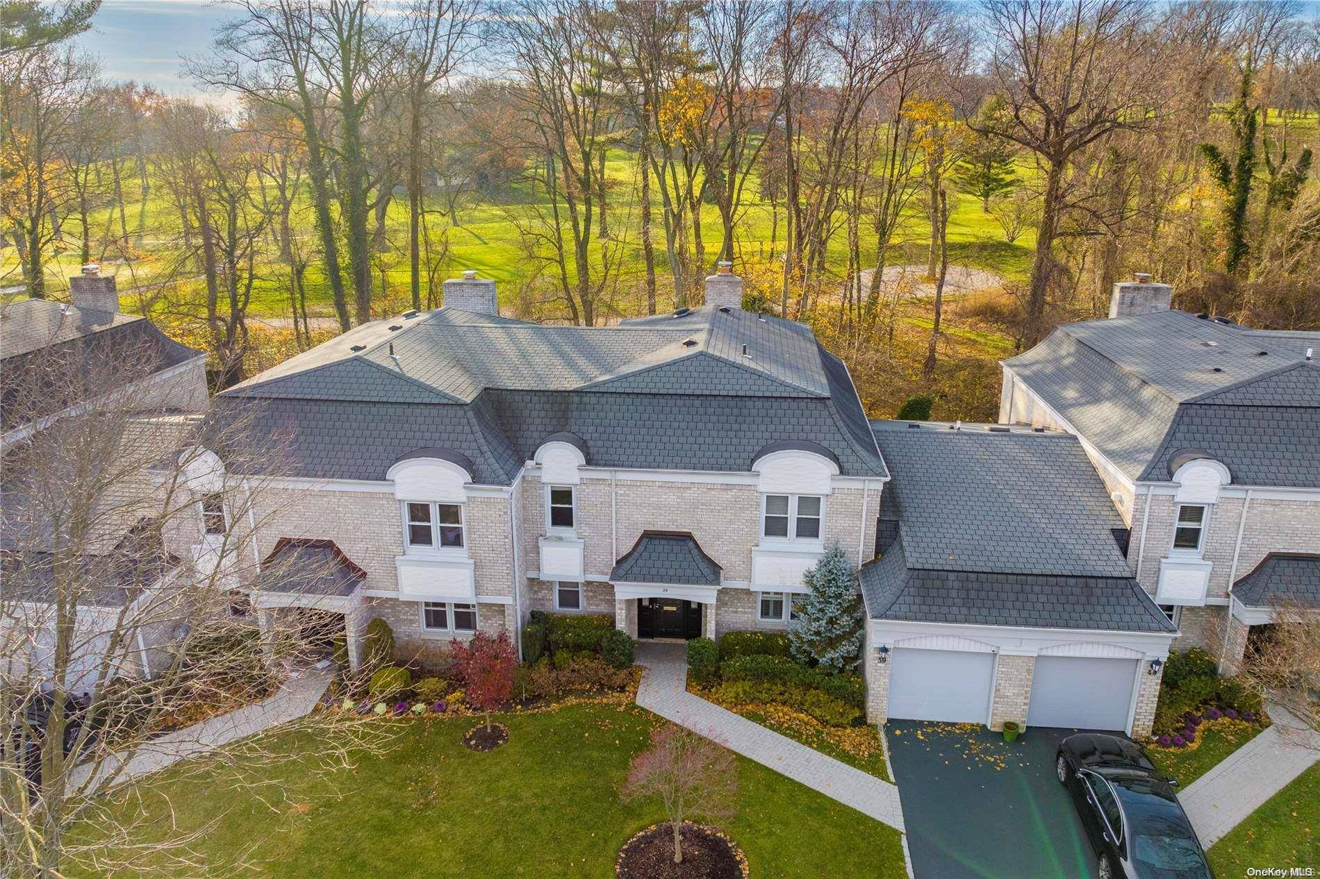 Manhasset, NY 11030,39 Fairway DR #39
