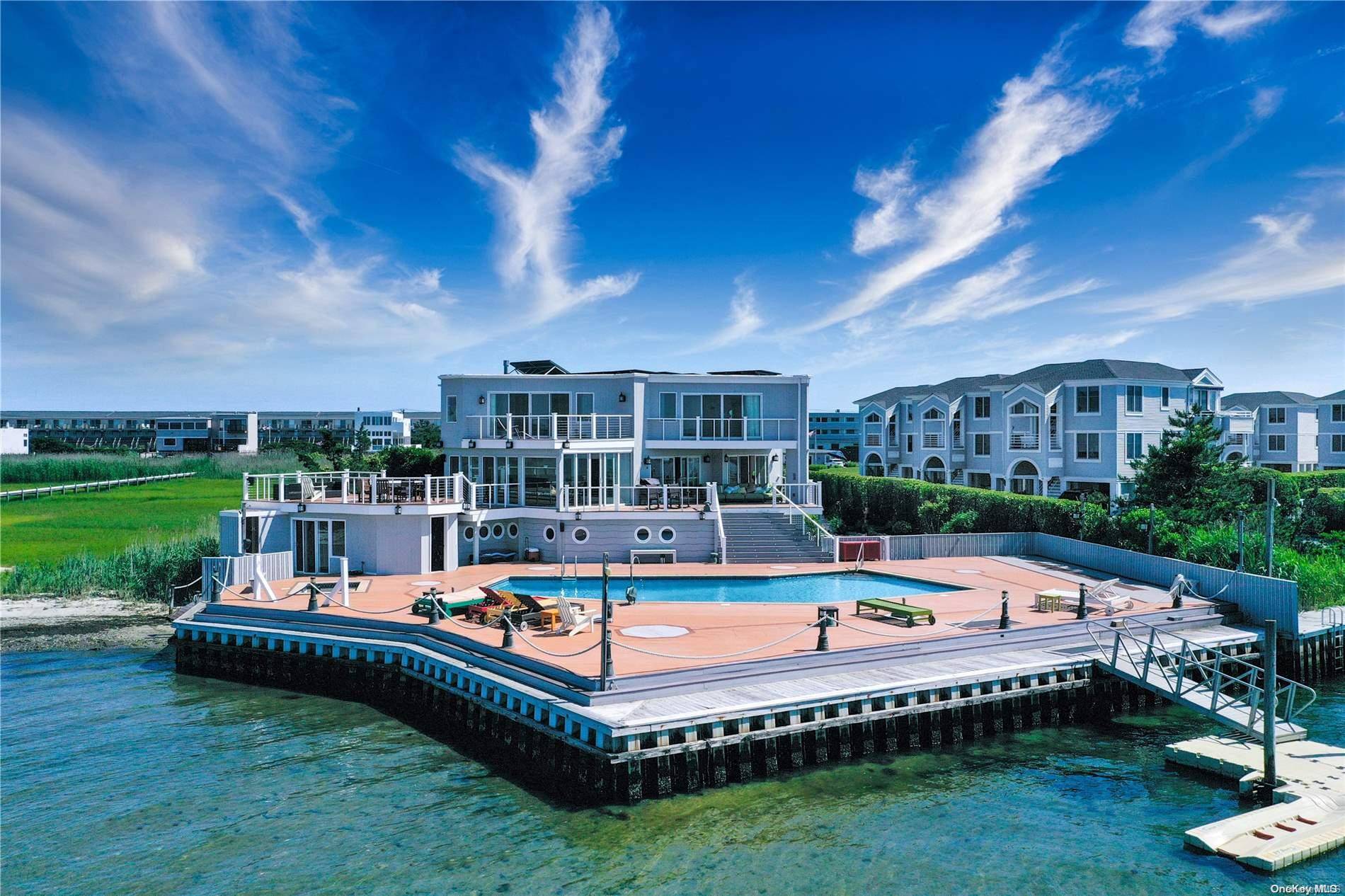 Westhampton Beach, NY 11978,570 Dune RD