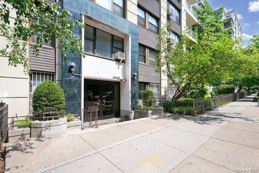 Rego Park, NY 11374,98-09 64 RD #7F