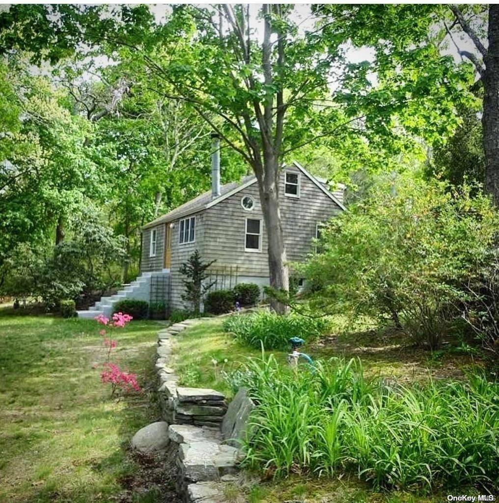 Aquebogue, NY 11931,195 Church LN