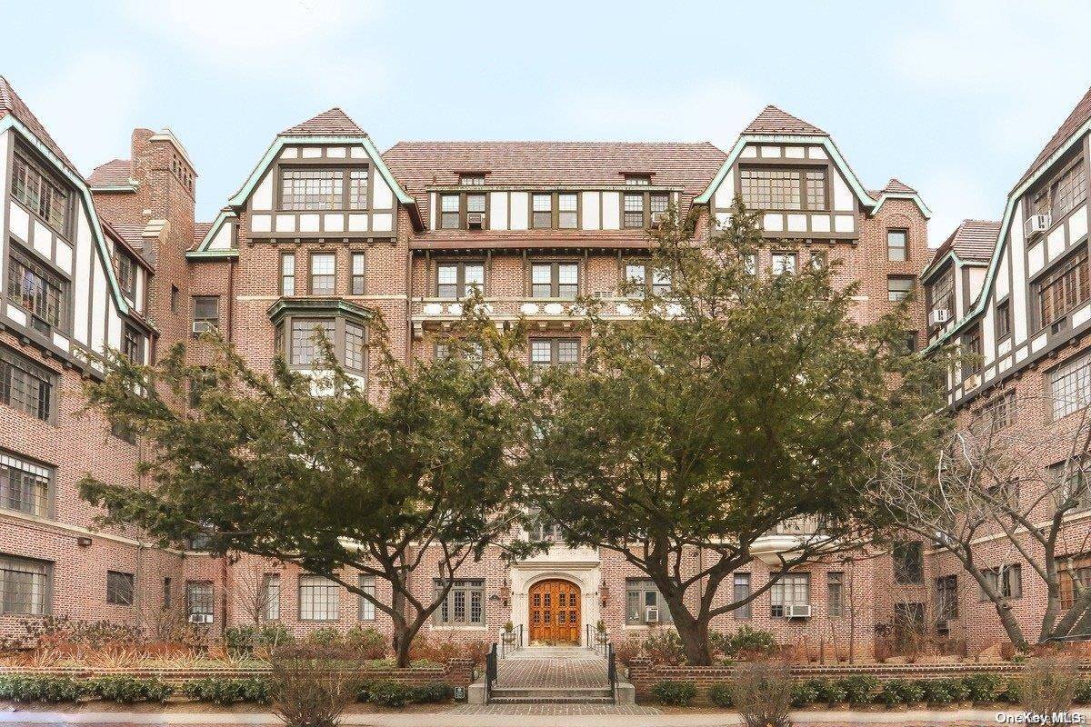 Forest Hills, NY 11375,4 Dartmouth ST #71