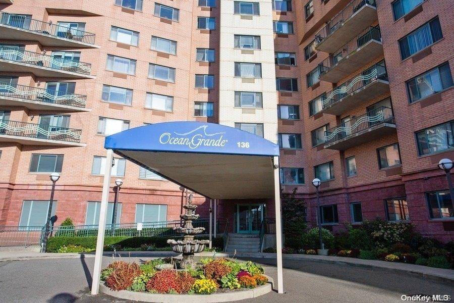Rockaway Park, NY 11694,136 Beach 117 ST #804