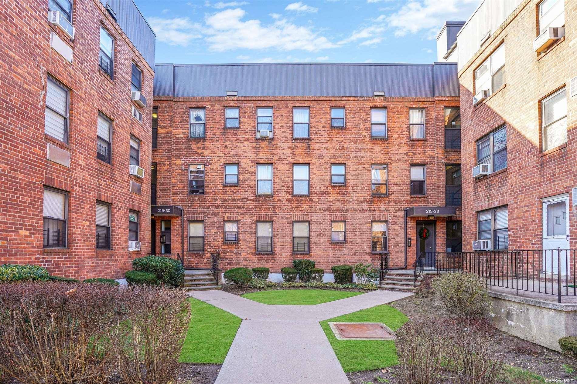 Bayside, NY 11361,215-28 47 Avenue #3C