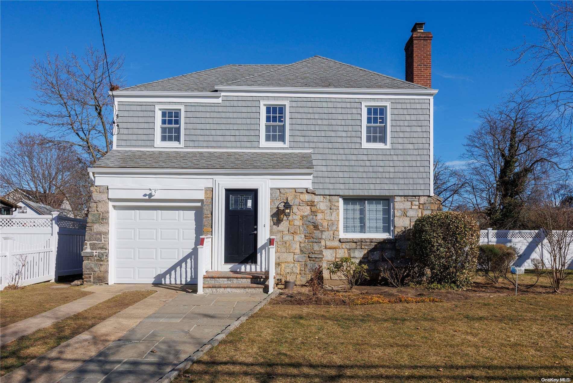 Freeport, NY 11520,80 Wallace ST