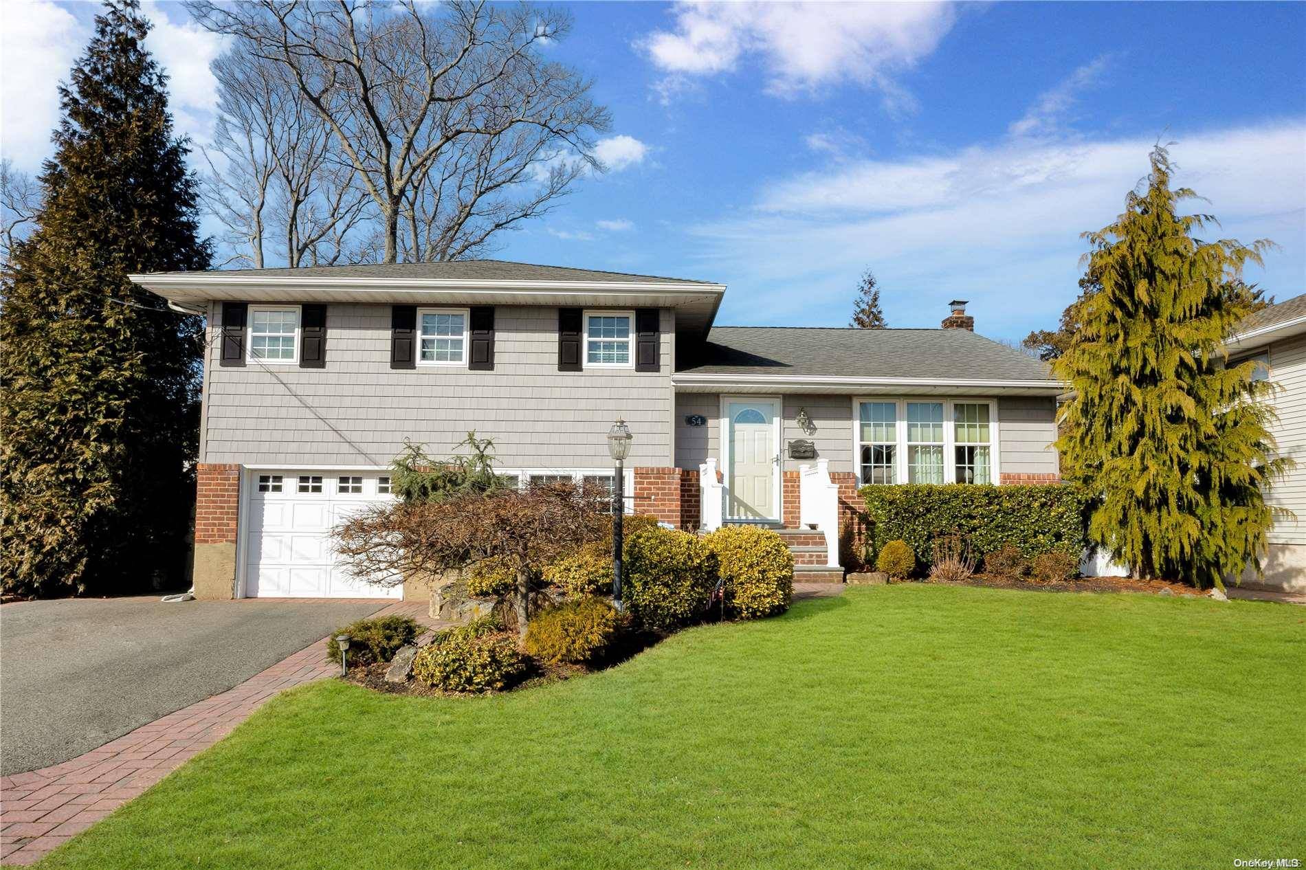 Massapequa Park, NY 11762,54 Atlantic AVE