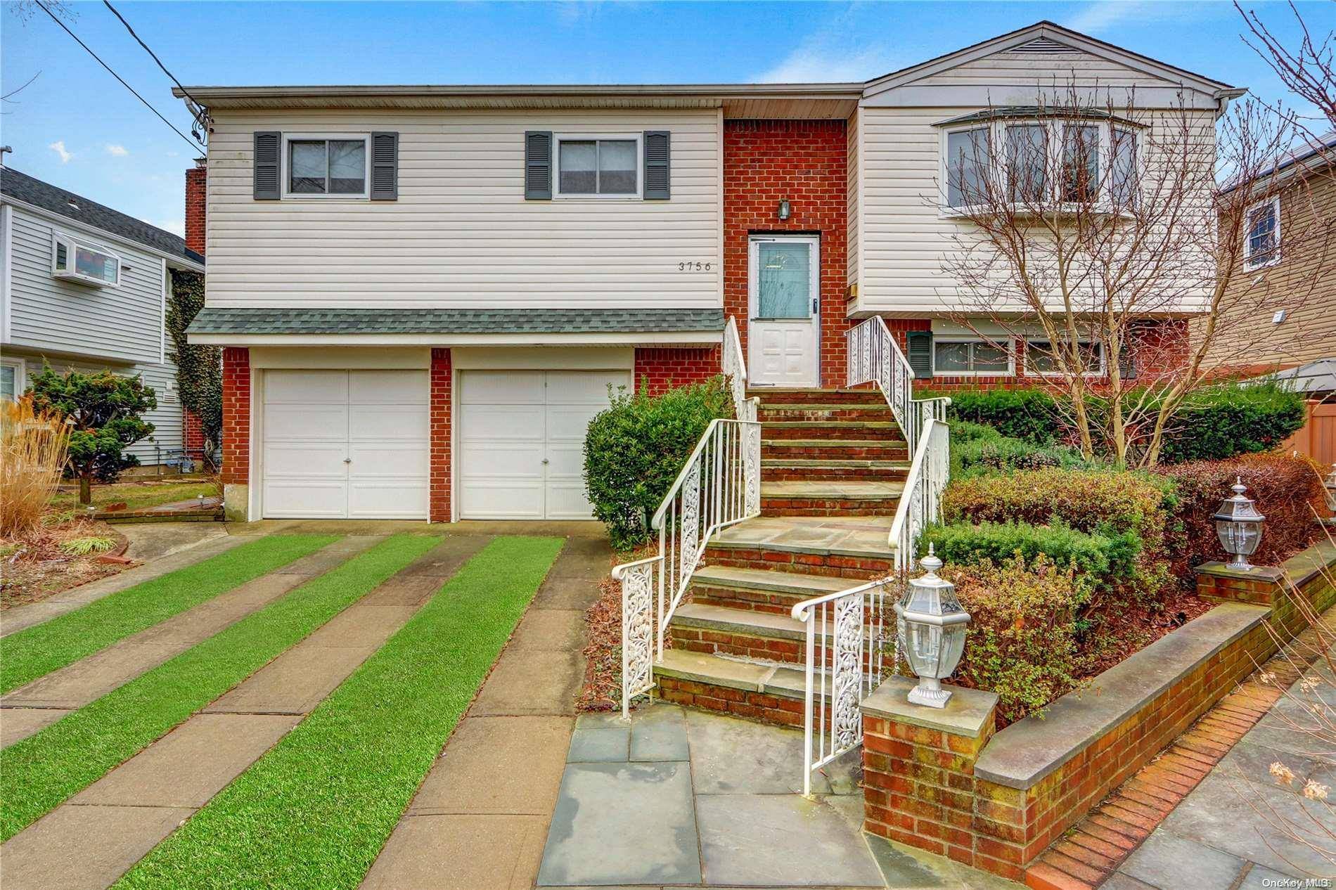 Seaford, NY 11783,3756 Harbor BLVD