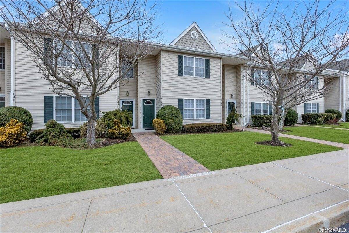 Melville, NY 11747,1044 Savoy DR #1044