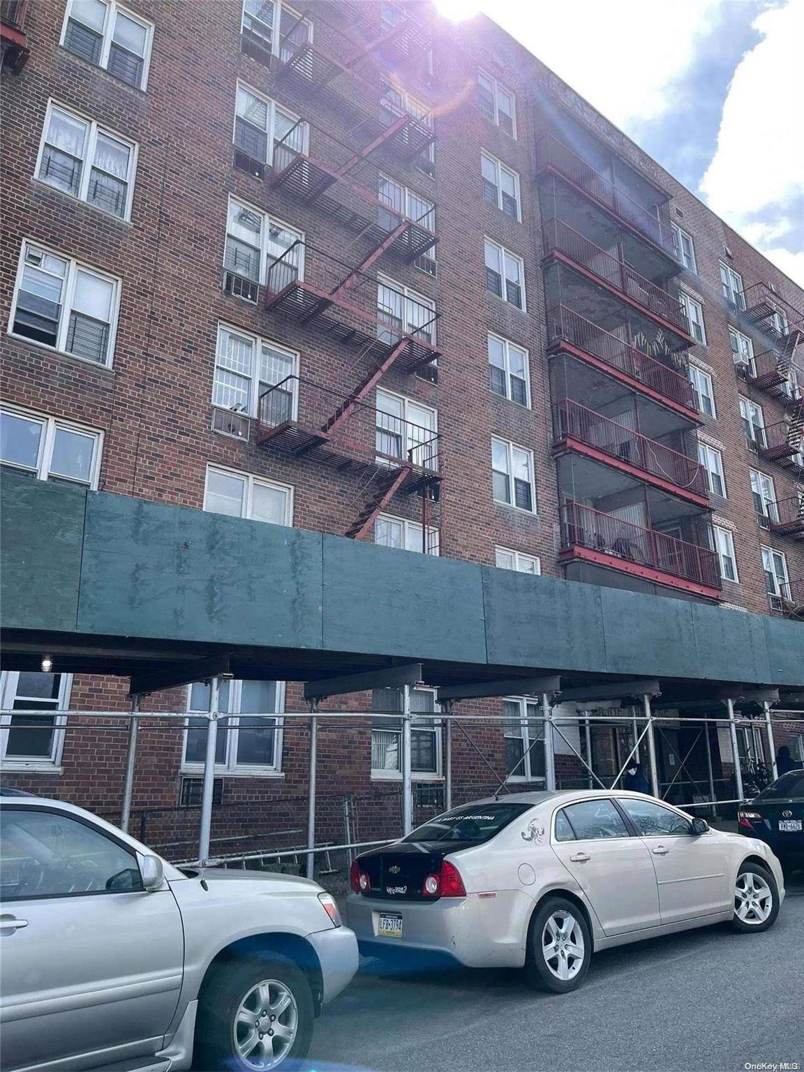 Elmhurst, NY 11373,86-16 60 AVE #5D