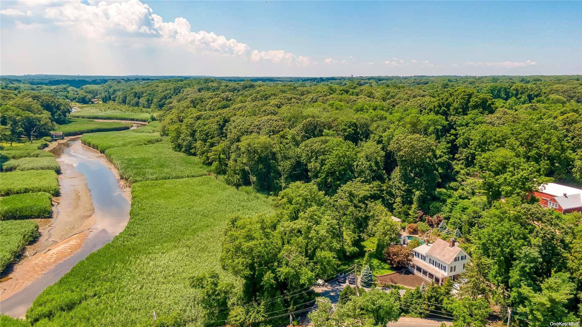 Smithtown, NY 11787,264 Landing AVE