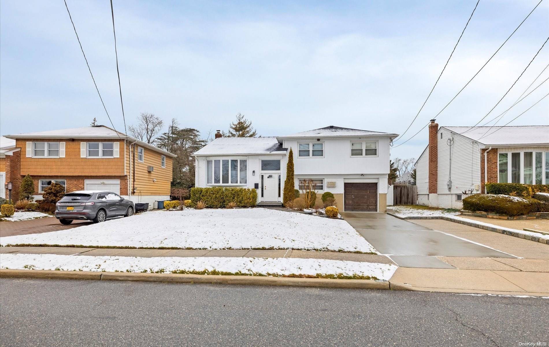 Baldwin, NY 11510,681 Jay WAY