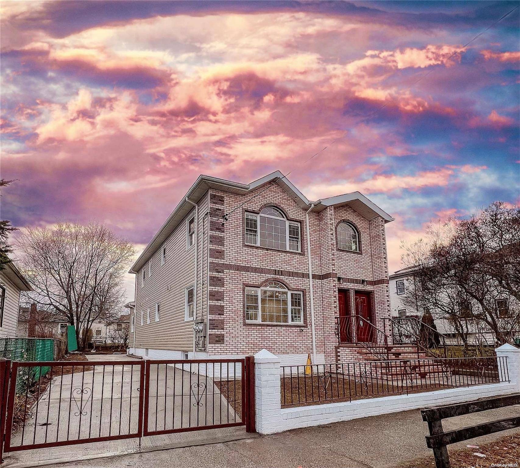 Saint Albans, NY 11412,116-22 191st ST