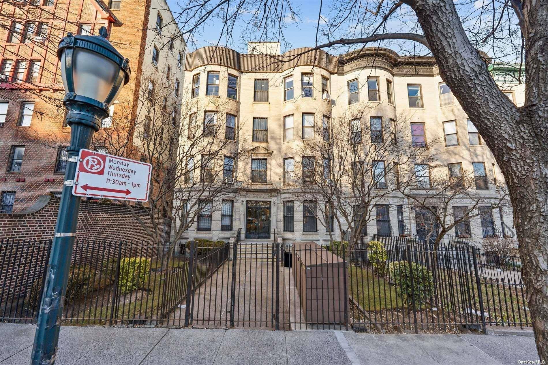 Brooklyn, NY 11238,213 Eastern Parkway ##2