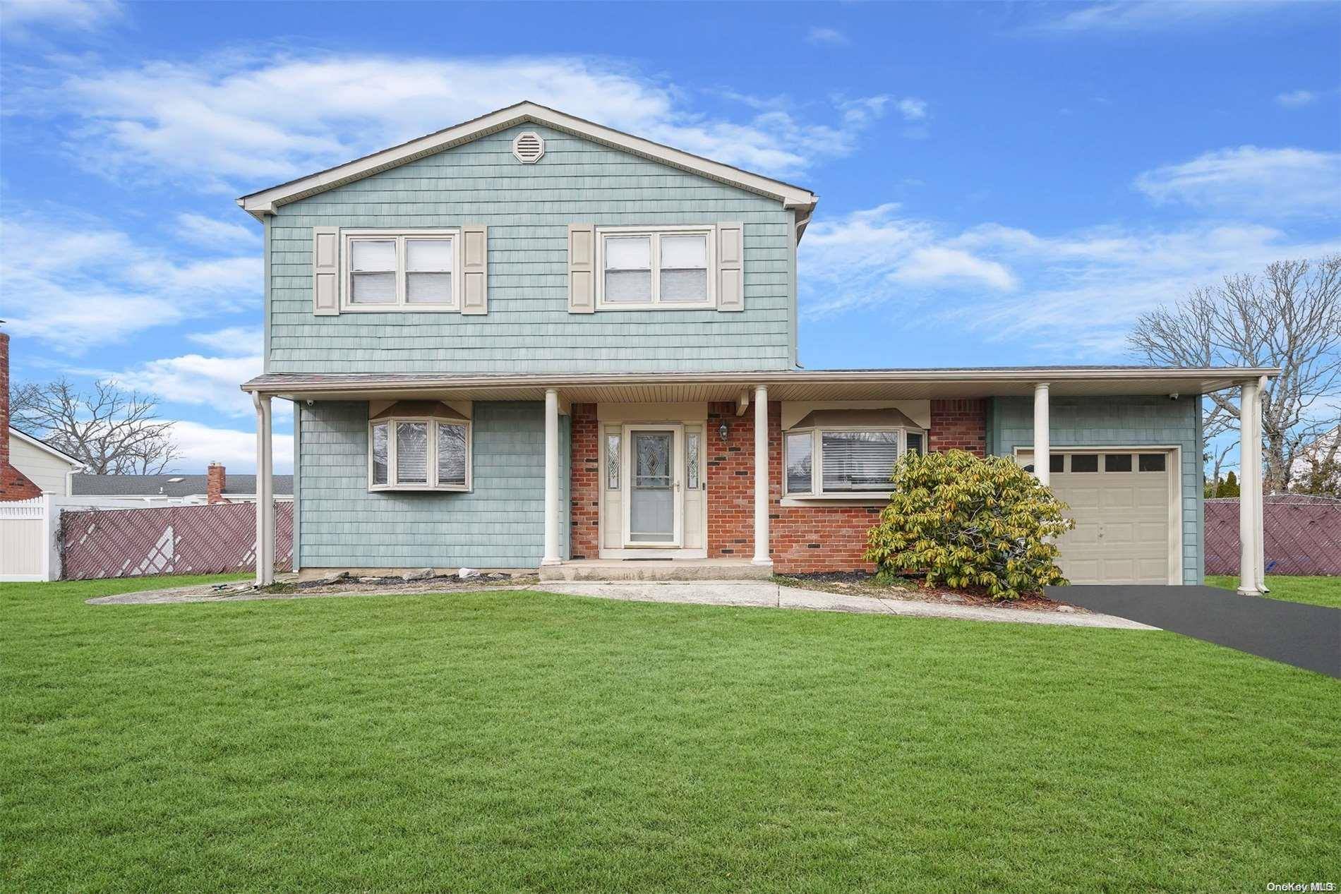 Ronkonkoma, NY 11779,61 Winchester RD