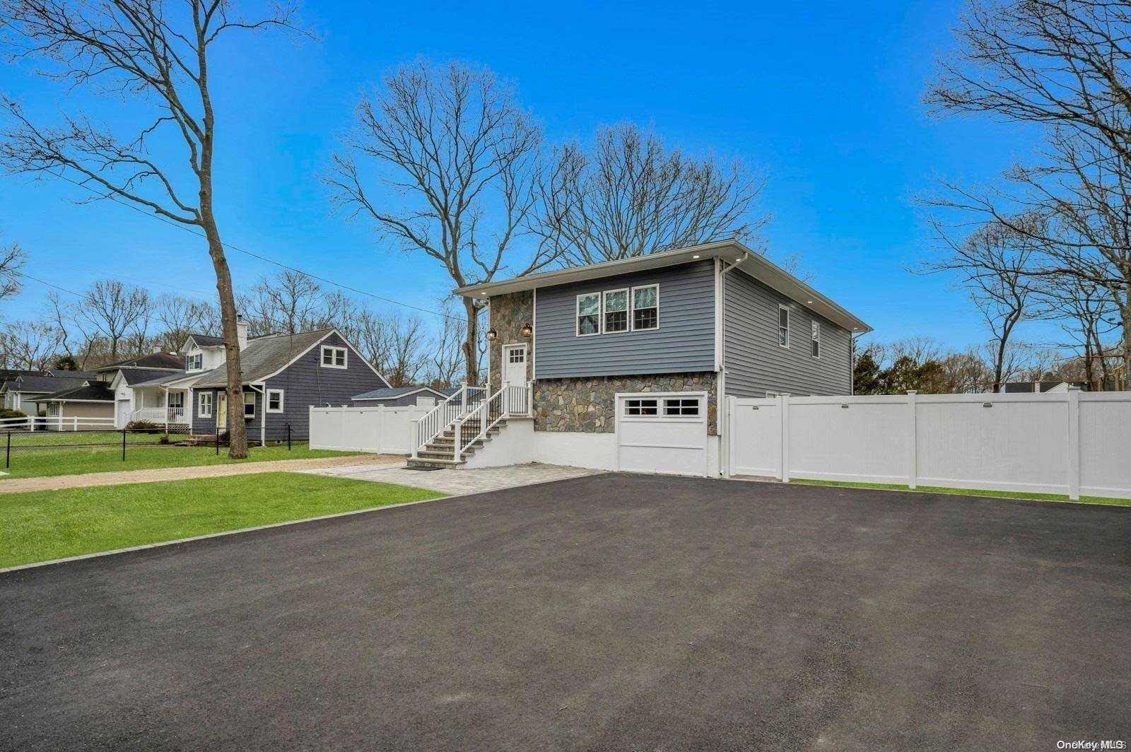 Shirley, NY 11967,197 Auborn AVE