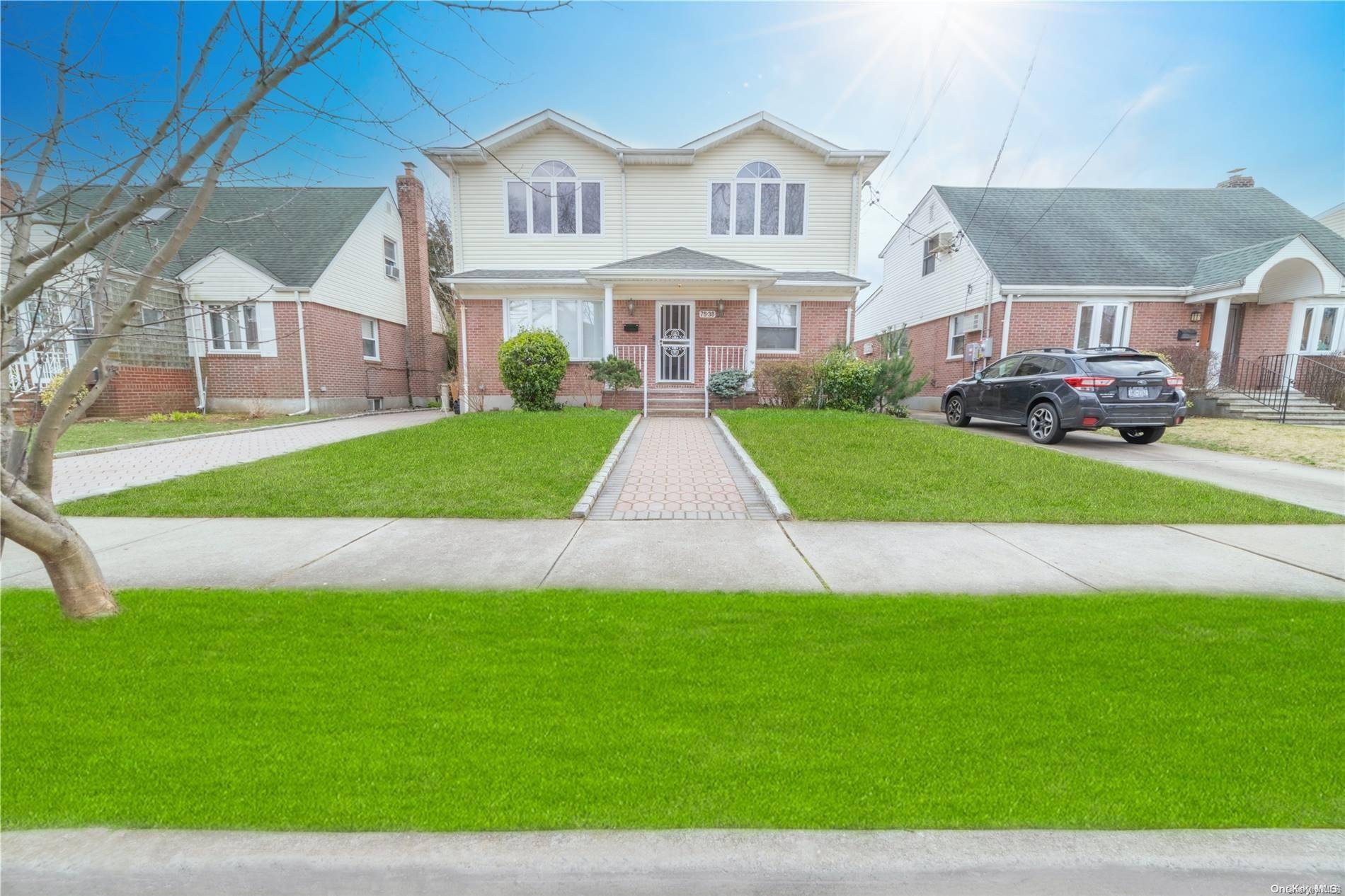 New Hyde Park, NY 11040,76-38 268th ST