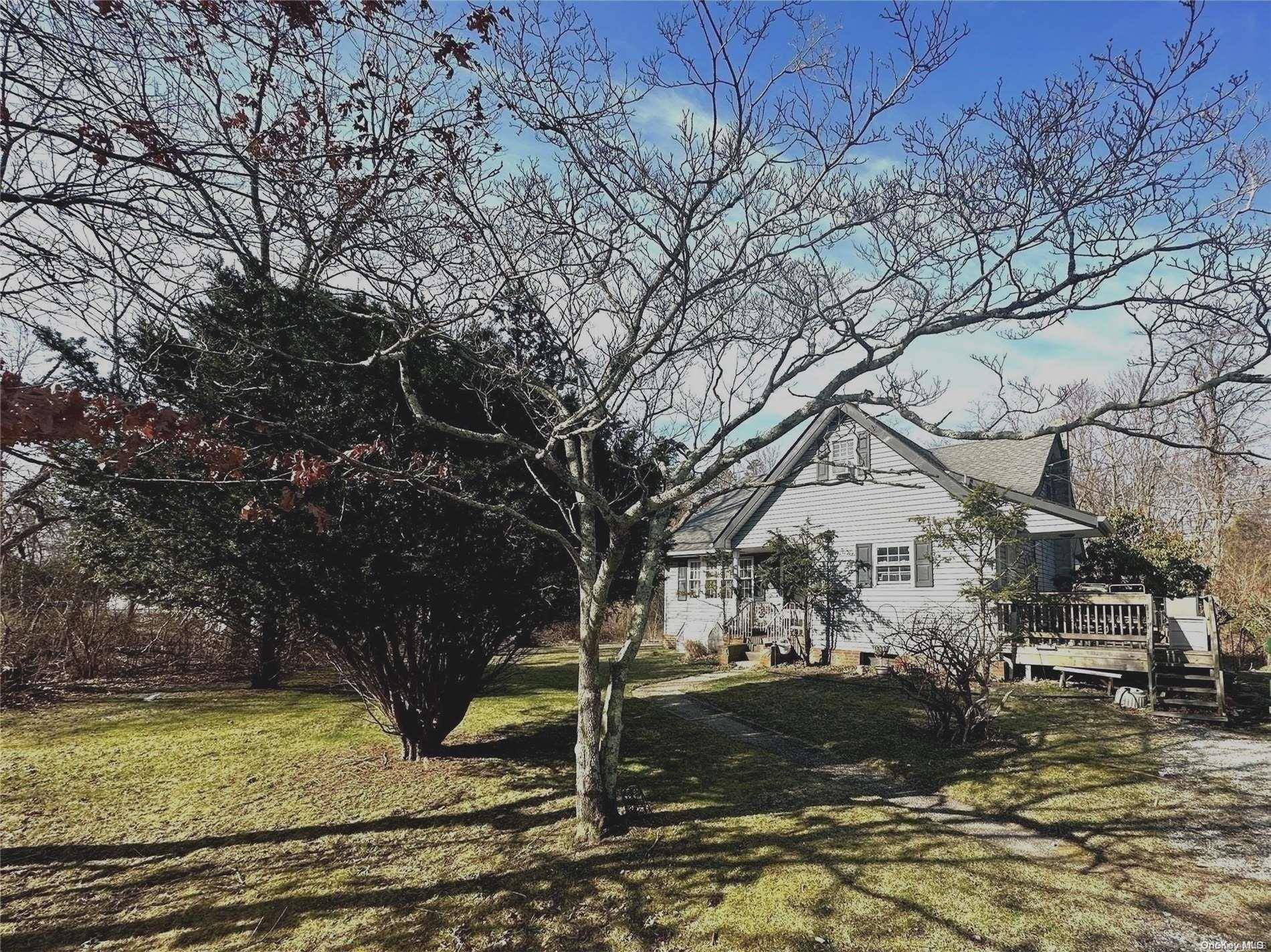 Bellport, NY 11713,94 Wards LN