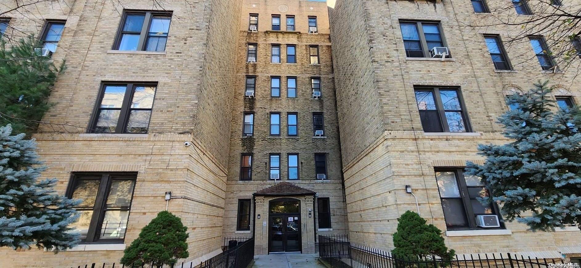 Kew Gardens, NY 11415,83-52 Talbot ST #2G