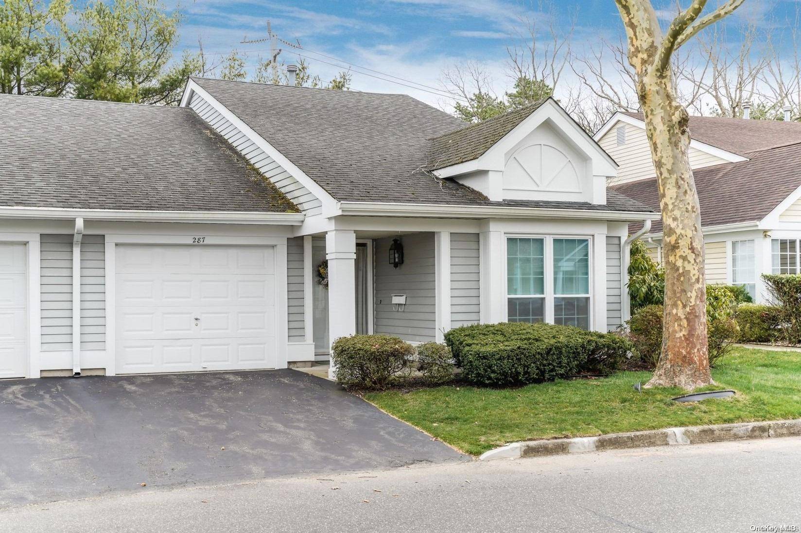 Ridge, NY 11961,287 Glen DR #287