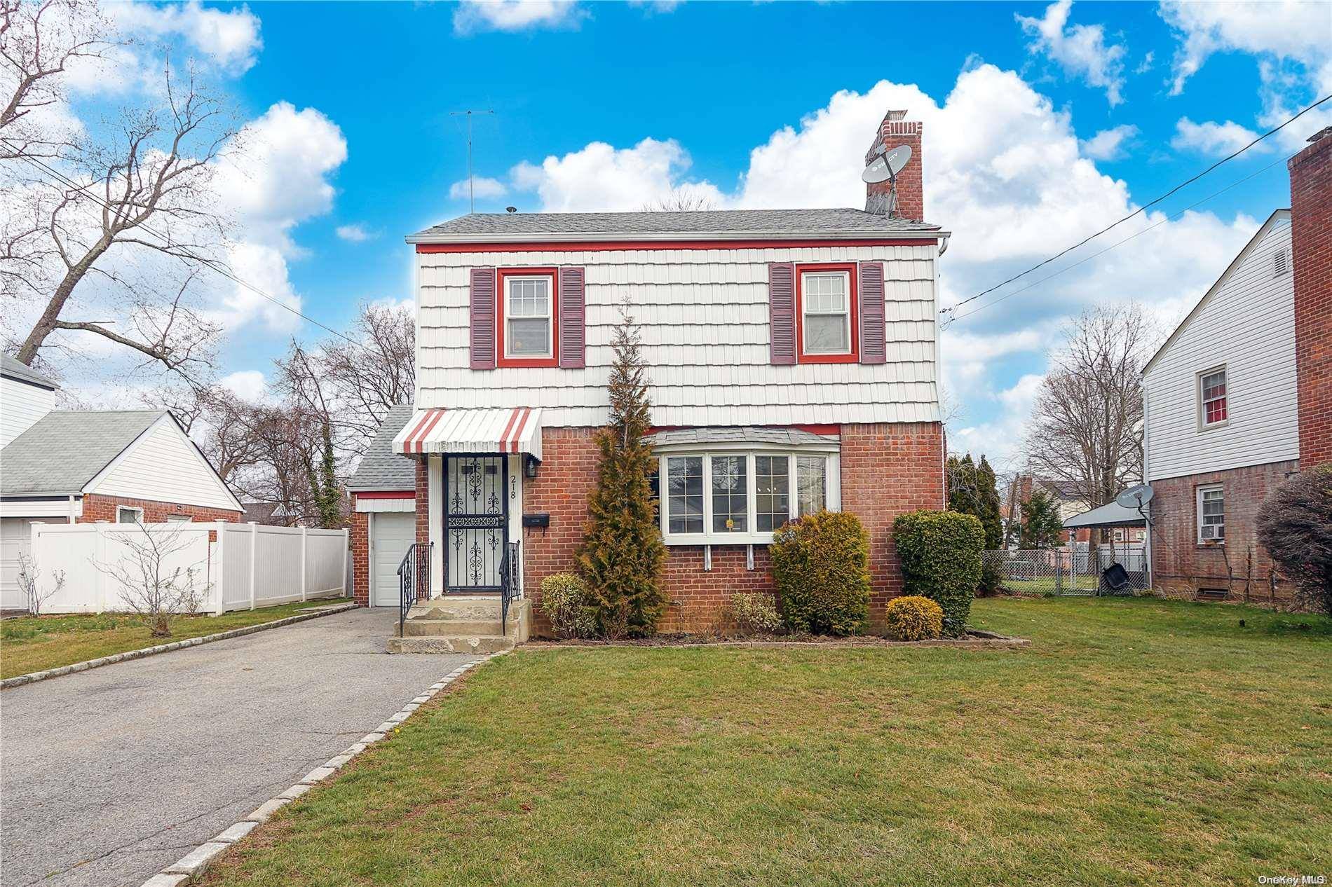 Roosevelt, NY 11575,218 Hudson AVE