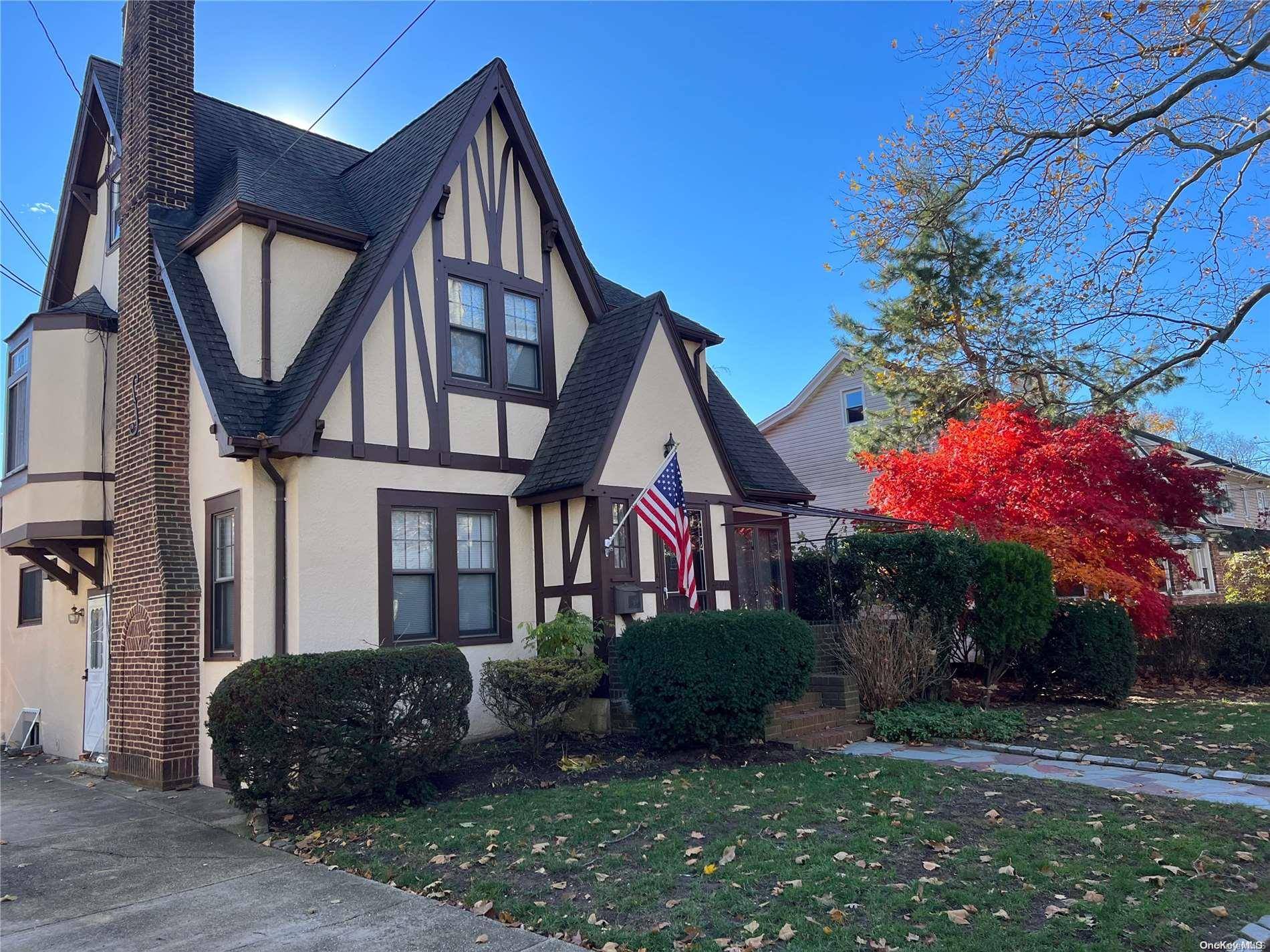 Cedarhurst, NY 11516,401 Summit AVE