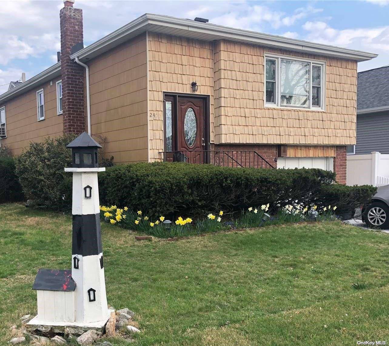 Seaford, NY 11783,2455 Neptune AVE