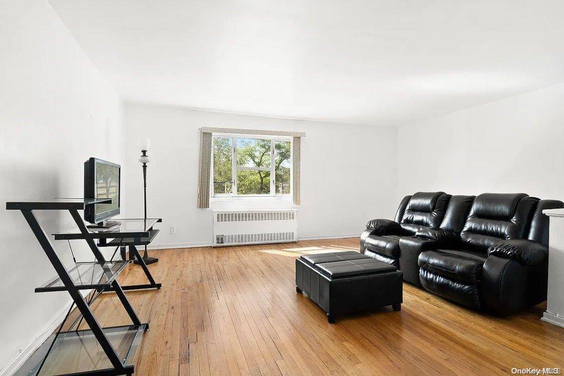 Bellerose Manor, NY 11427,225-33 Hillside Ave #20