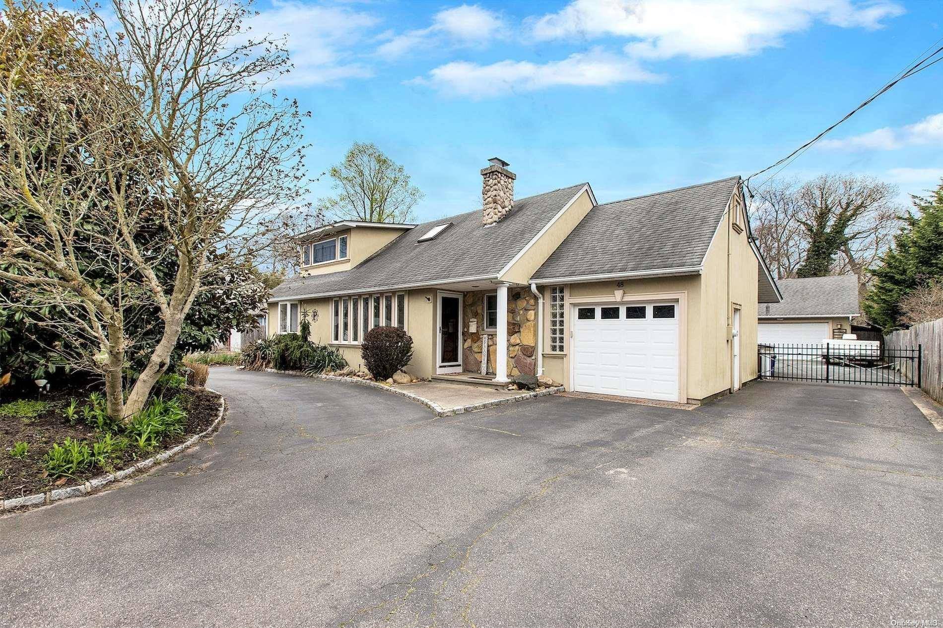 East Islip, NY 11730,48 Bayview Avenue