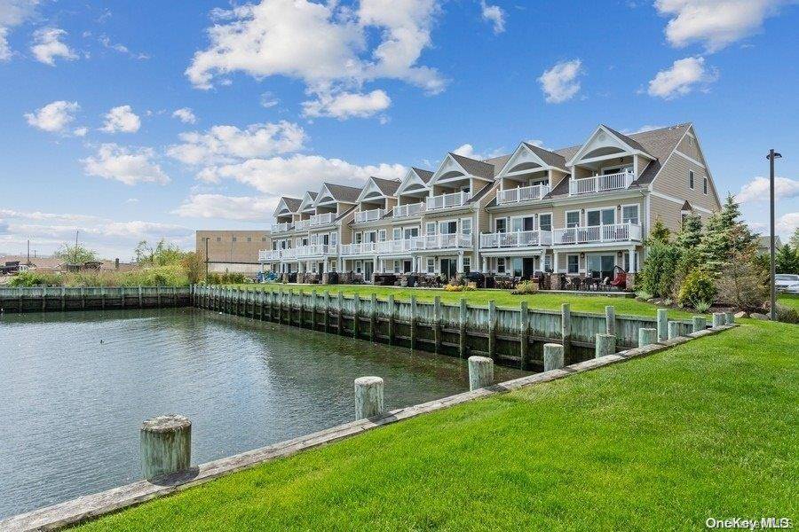 Island Park, NY 11558,100 Empire BLVD #7