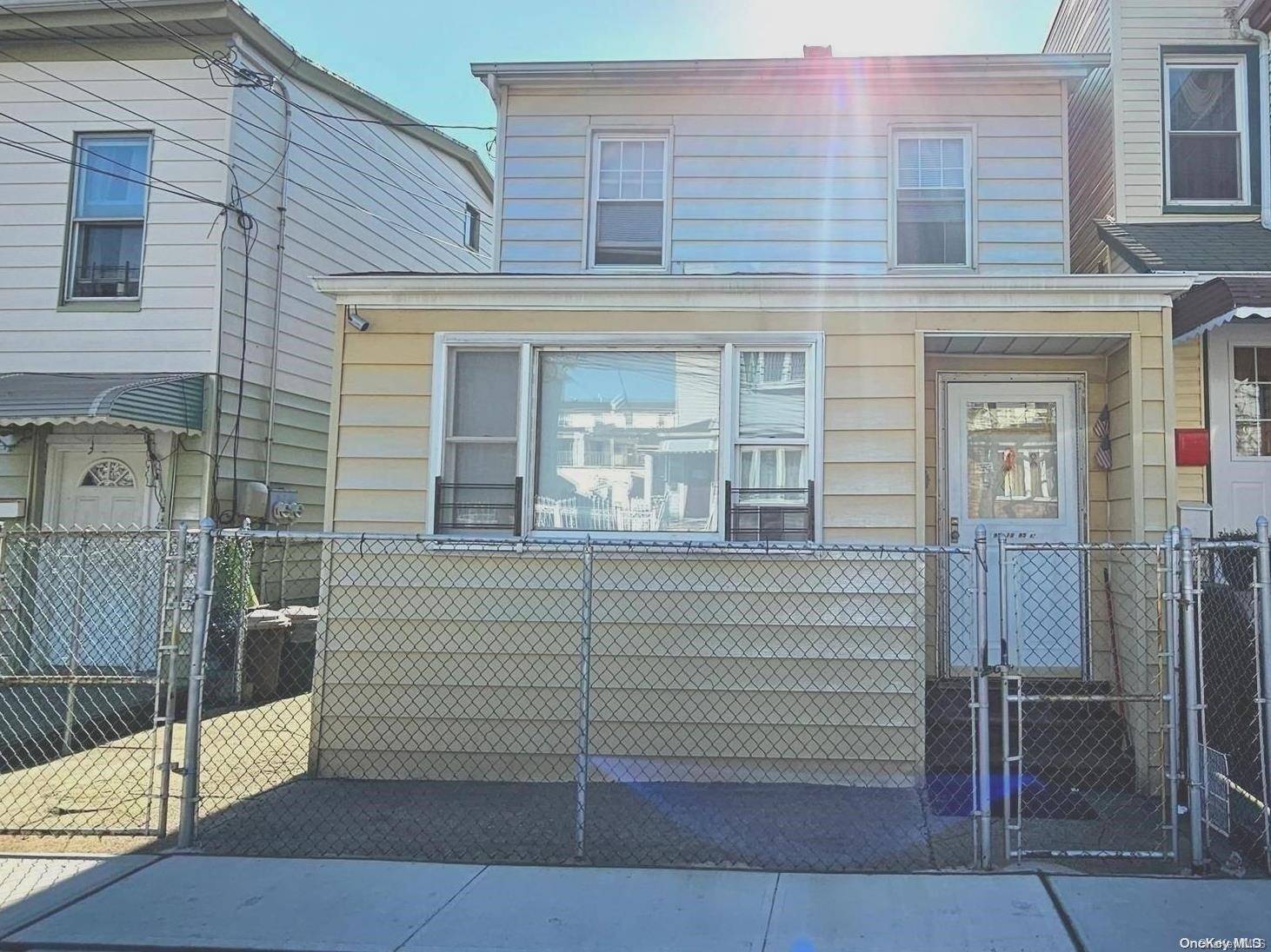 Ozone Park, NY 11416,95-18 85th ST