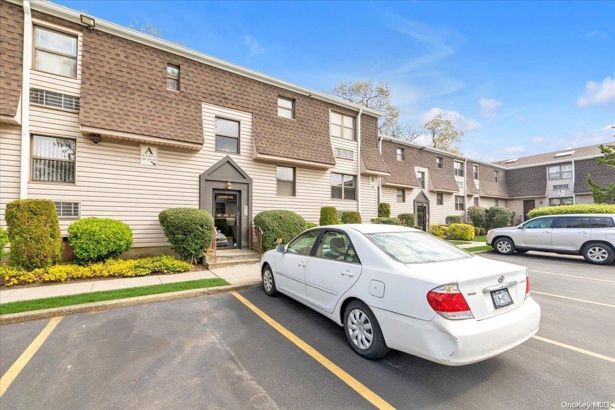 Hewlett, NY 11557,9 Everit AVE #A10,11