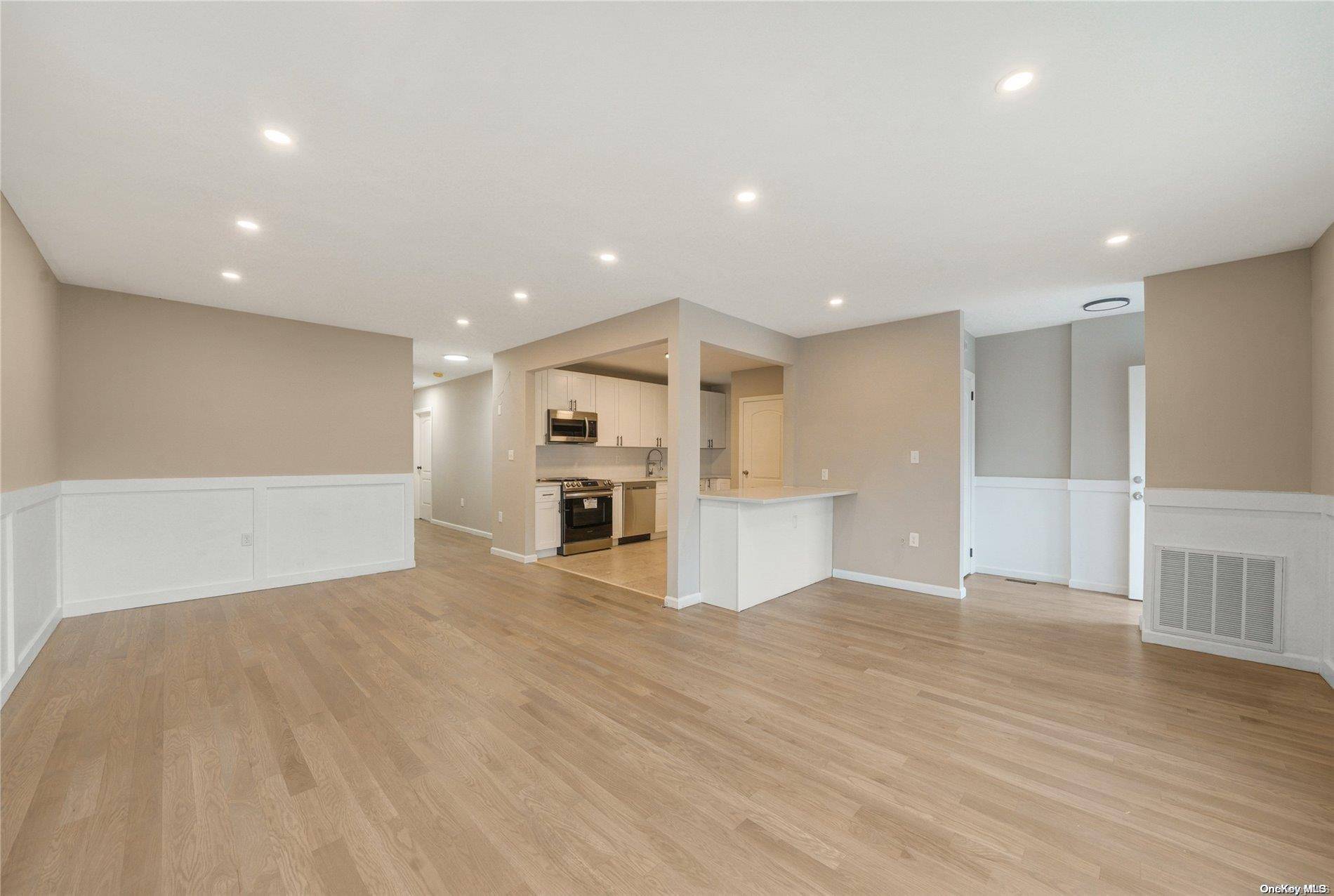 Jamaica, NY 11433,163-41 Claude Ave