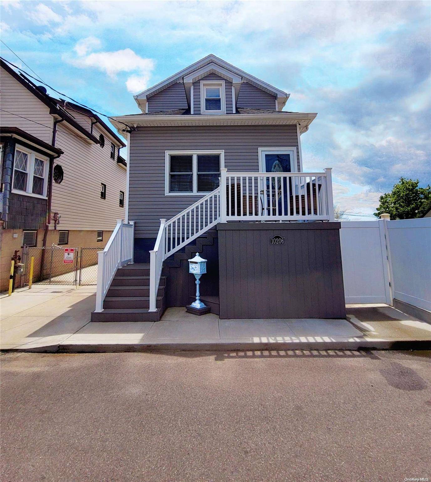 Howard Beach, NY 11414,102-06 164th DR