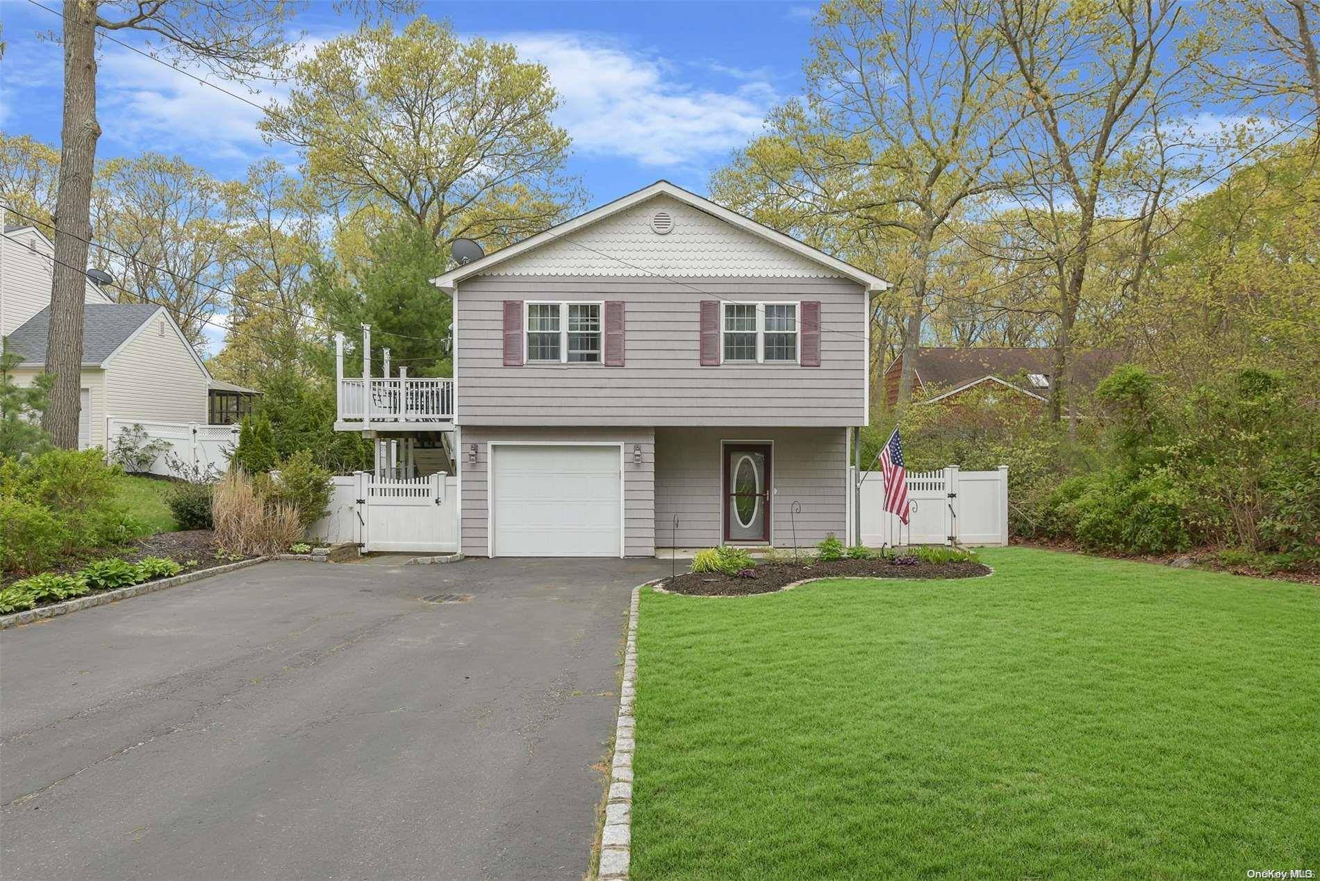 Shirley, NY 11967,249 Auborn AVE