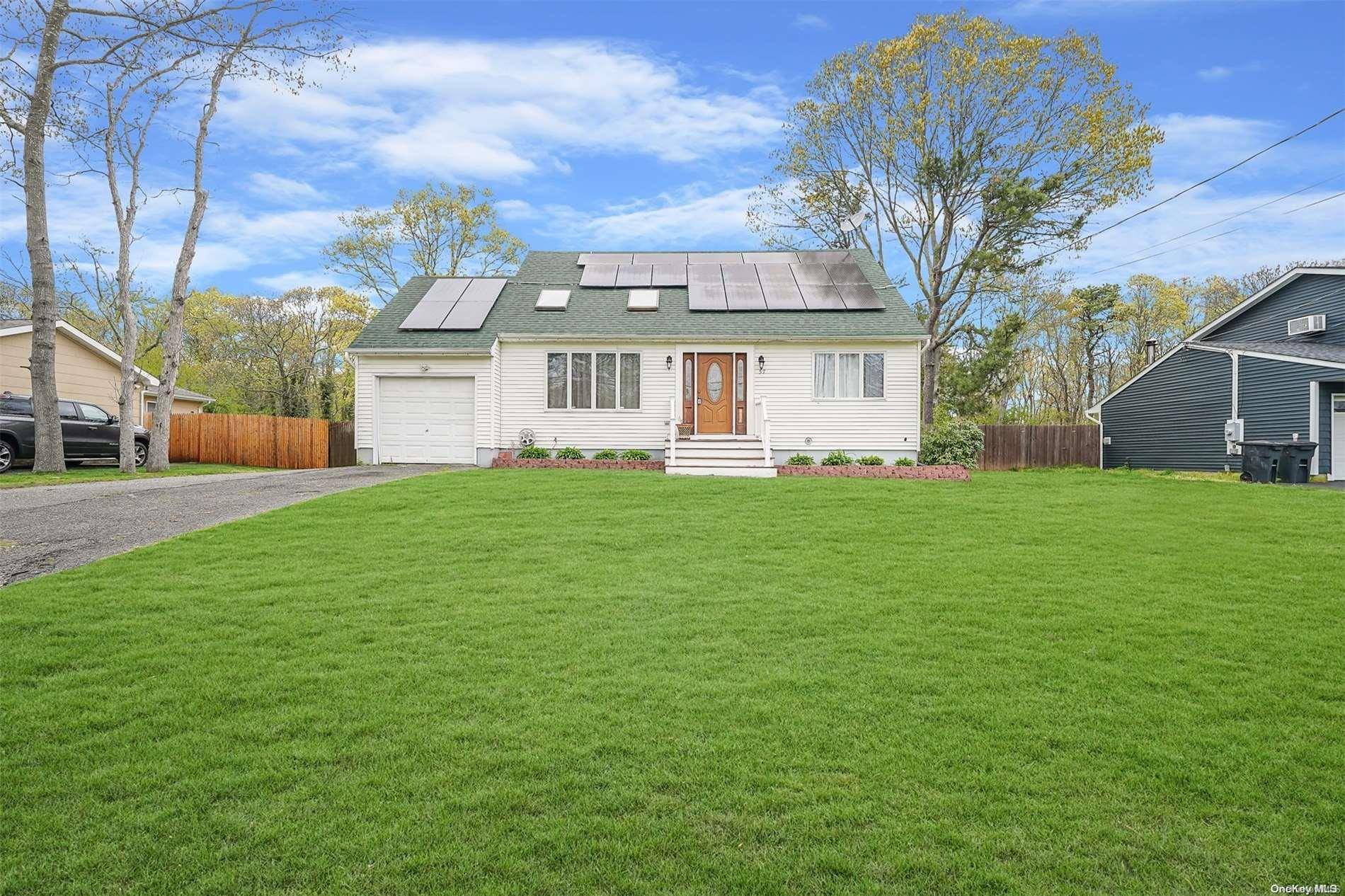 Shirley, NY 11967,57 Presford DR