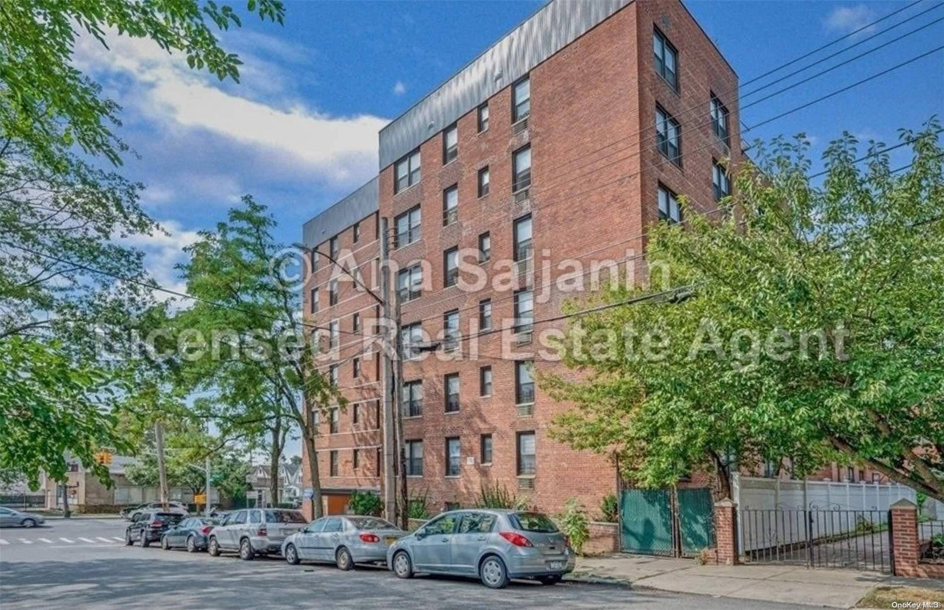 Jamaica Estates, NY 11432,87-46 Chelsea ST #7D