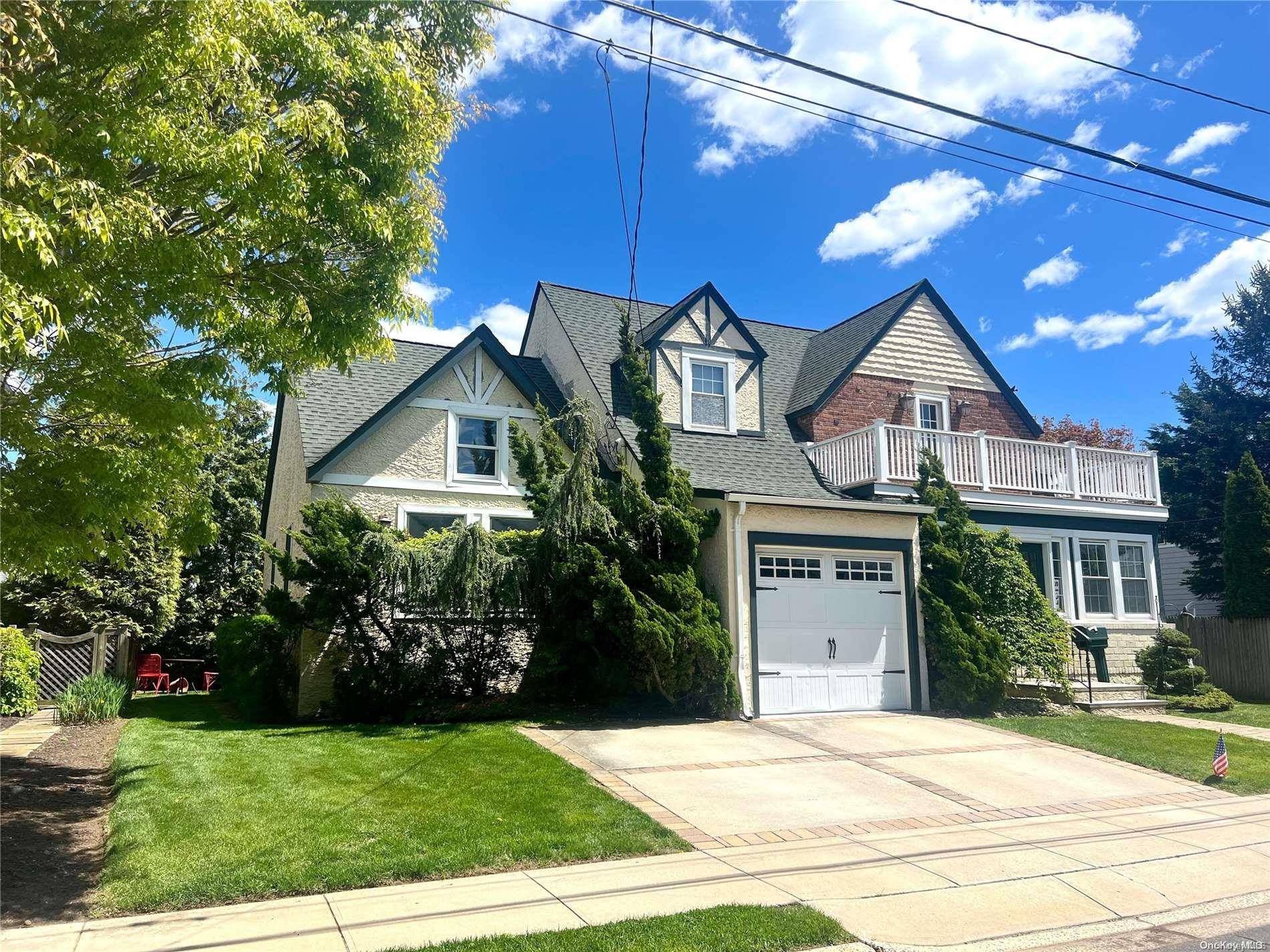 Lido Beach, NY 11561,7 Biarritz ST